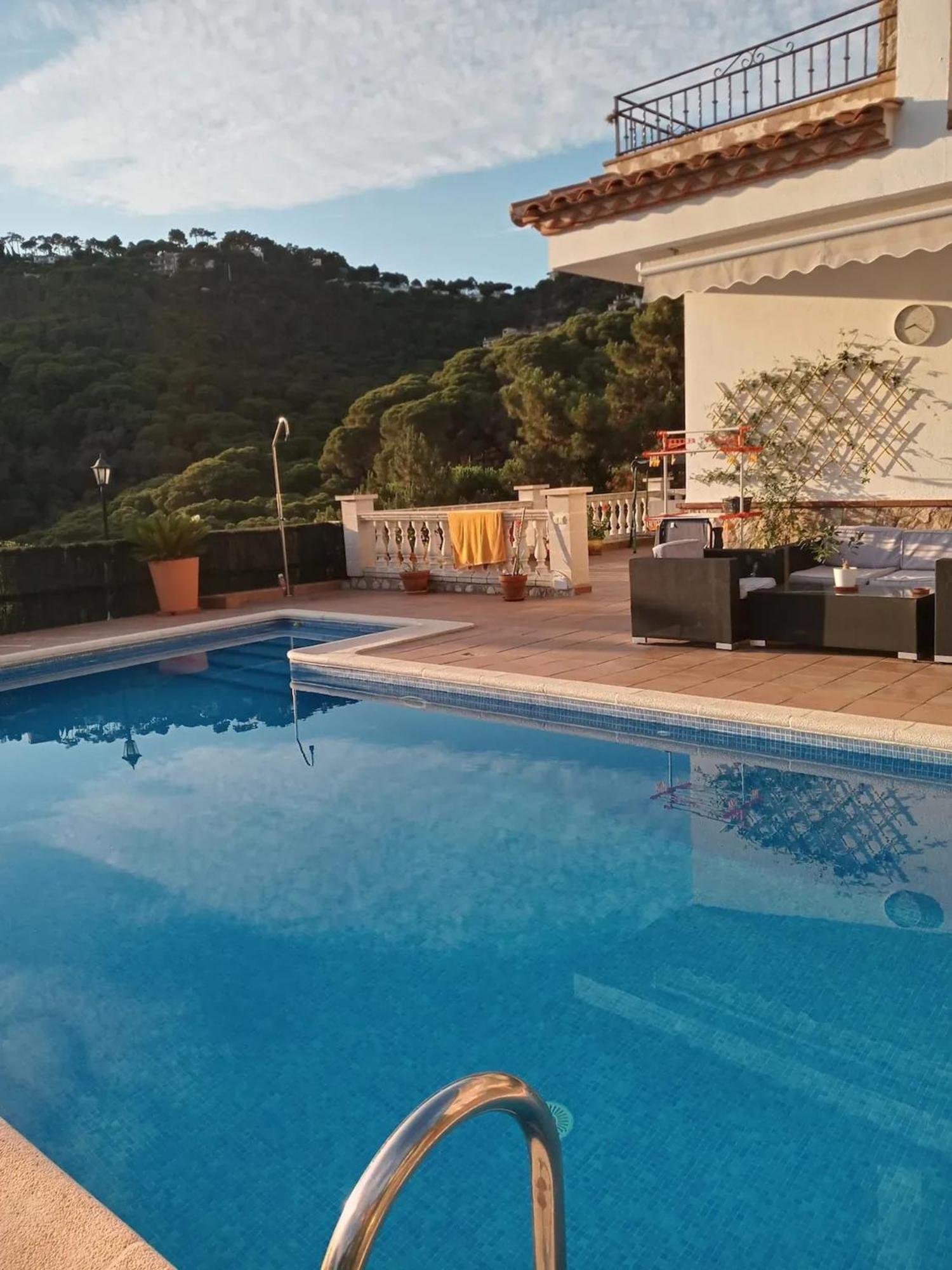 Ideal With Pool In Lloret de Mar