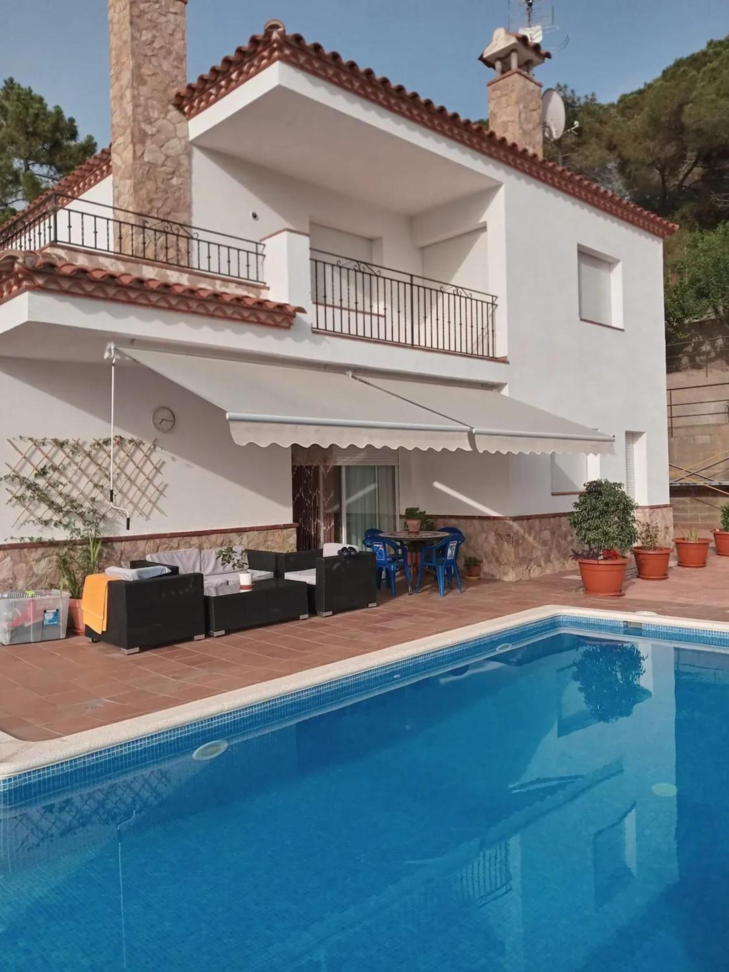 Ideal With Pool In Appartement